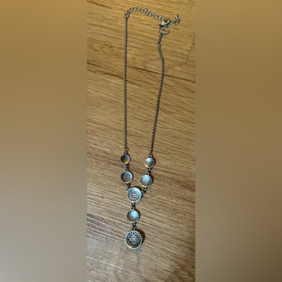 Lia Sophia silver tone adjustable necklace 16-19” ‘demure’ - Picture 4 of 4